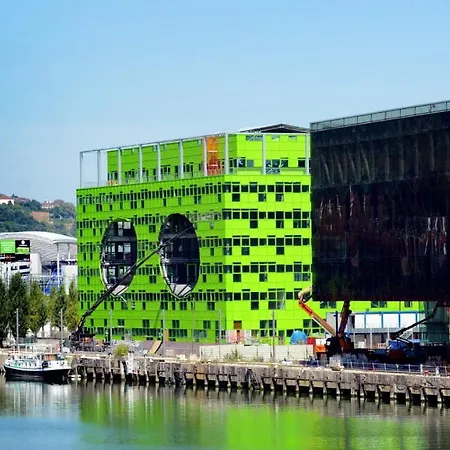 Confluence - Duplex Au Calme Avec Parking Prive En Option * Lyon