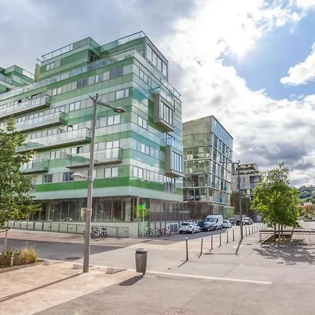Confluence - Duplex Au Calme Avec Parking Prive En Option Lägenhet Lyon